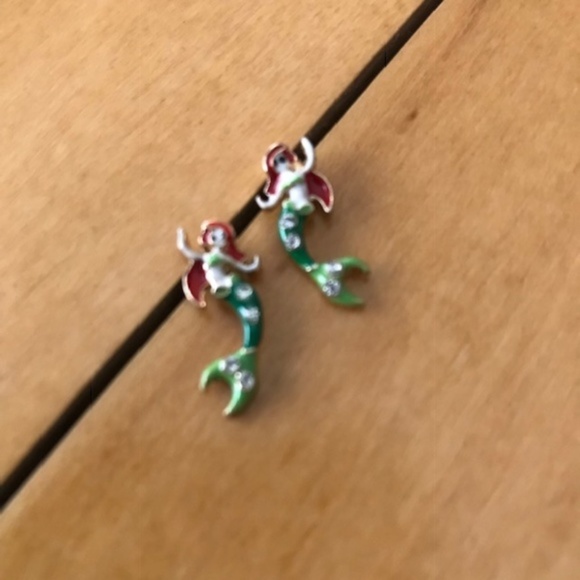 Little Mermaid Earrings Ariel Hand Painted New - Picture 2 of 4